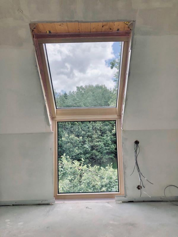 Mediniai langai kaustyti aliuminiu